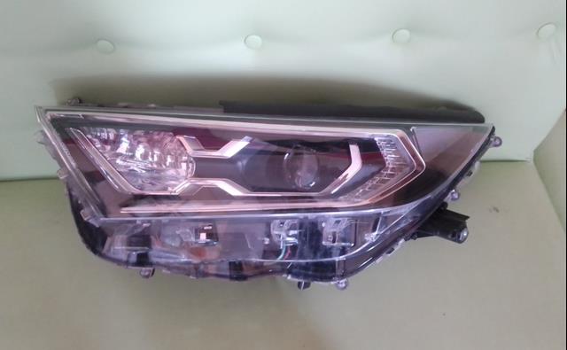 Фари Toyota 8118542A33 ціна, від 253.33 USD