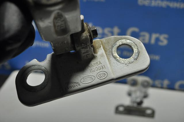 Петля передніх дверей, правою Land Rover LR042352