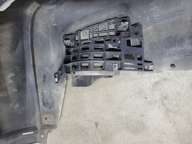 Купити 850195NA0A Nissan/Infiniti Кріплення бамера ліве