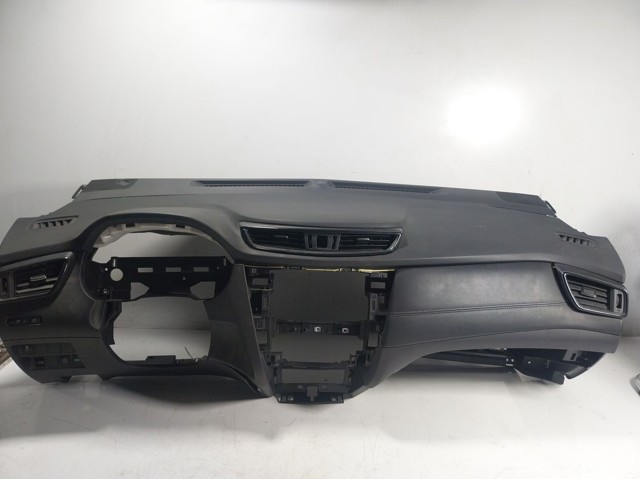 Торпедо Nissan/Infiniti 682004CC0A ціна, від 506.77 USD