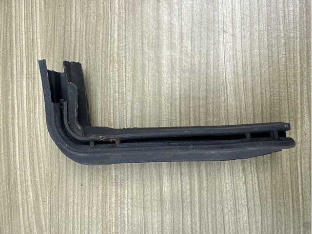 Купити 678320002R Renault (RVI) 