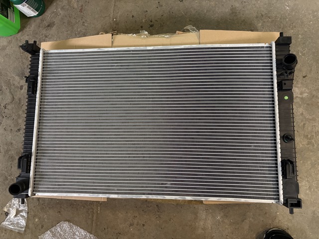 214576RR0B Nissan/Infiniti Радіатор охолодження двигуна, додатковий