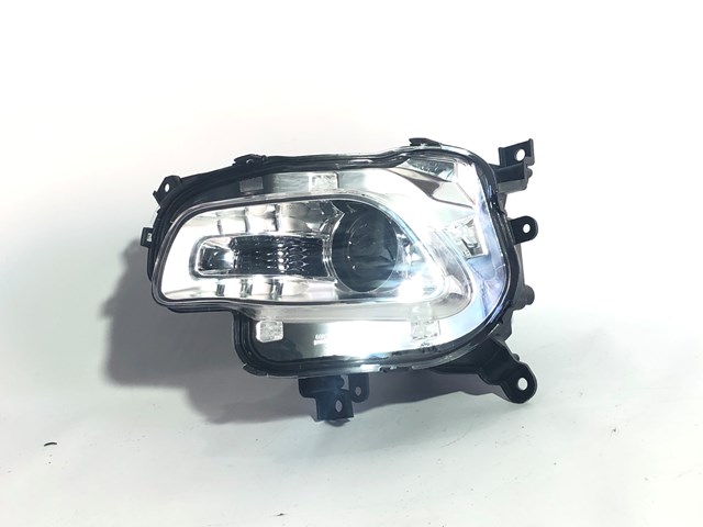 Фара передня права Chrysler 68206660AG
