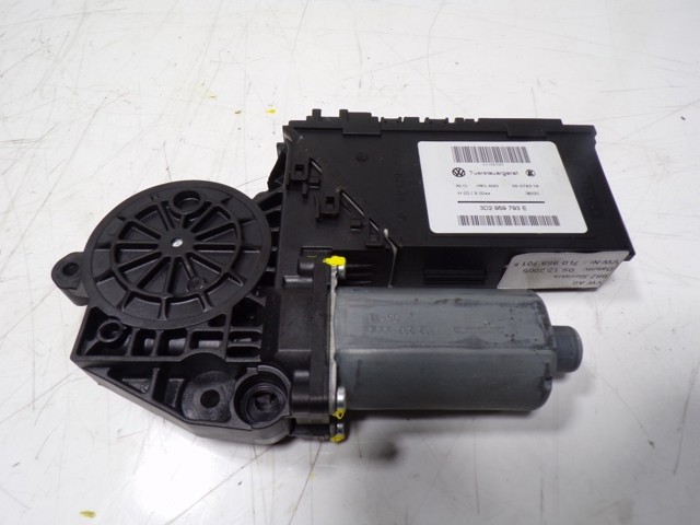 95562470103 Porsche Мотор склопідйомника дверей передніх, правих