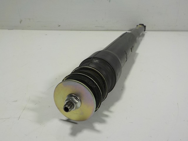 Купити 485300DF90 Toyota Стійка амортизатора задня