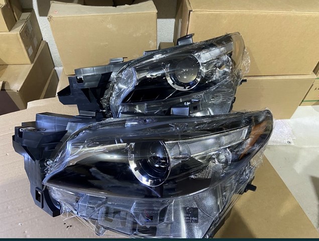 Фара права TM52510K0C Mazda