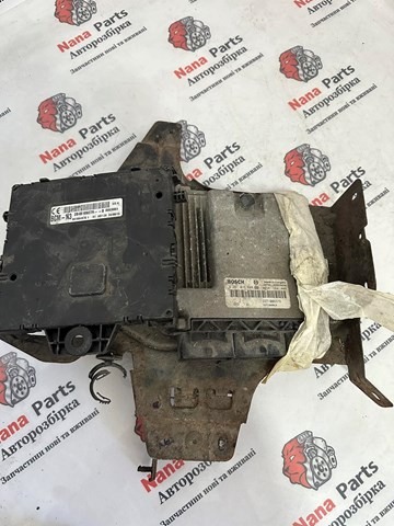 Електронний блок керування двигуном 237100637R Renault (RVI)