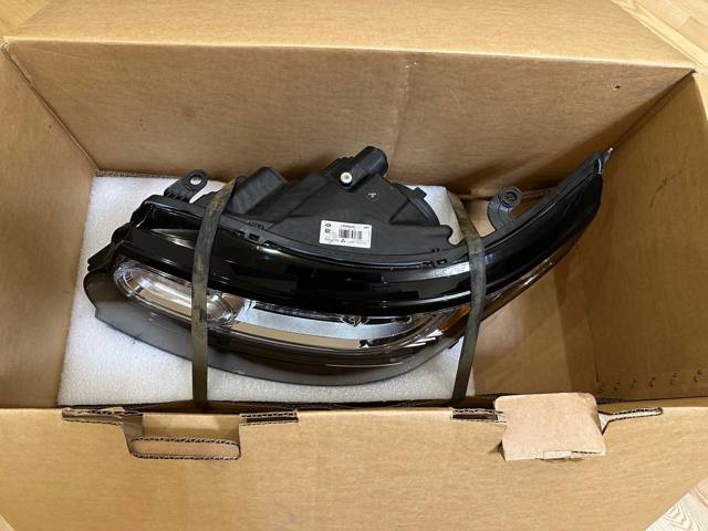Купити LR096208 Land Rover 