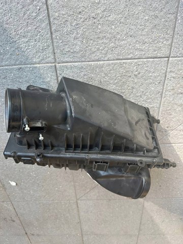  LR100411 Land Rover