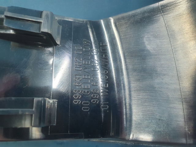 99363106201 Porsche Поворотник правий