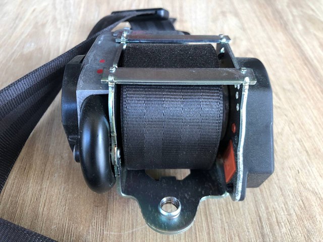 Купити LR052918 Land Rover Пасок безпеки задній