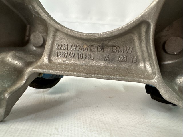 Кронштейн подушки коробки передач BMW 22316796613 ціна, від 15.24 USD