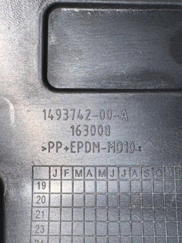 Кронштейн кріплення бампера переднього правий Tesla 149374200A