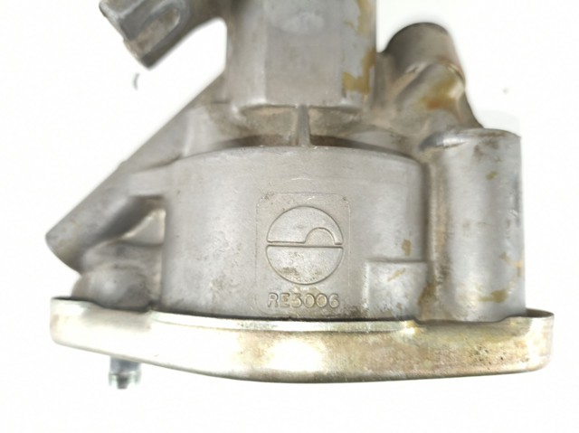 Насос вакуумний Ford 84FB2A451AC