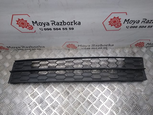 Решітка радіатора 5E0853677L VAG