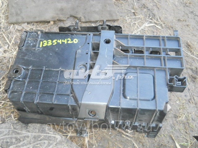 Піддон акумулятора (АКБ) 13354420 Opel