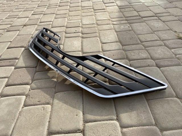 Купити 8138052 Polcar Захисна решітка радіатора