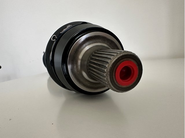 Піввісь передня ліва Mercedes A2233303002