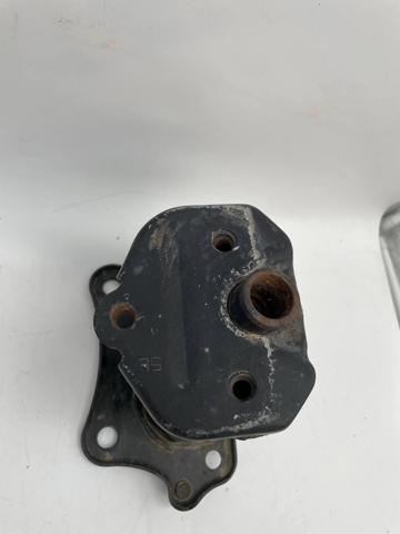 Кронштейн підсилювача переднього бампера 5710853022 Toyota