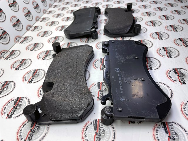 A0004201505 Mercedes Передні гальмівні колодки