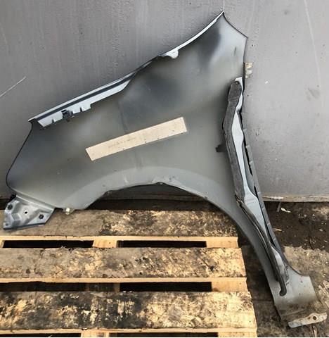 F31001HHMB Nissan/Infiniti Крило переднє праве