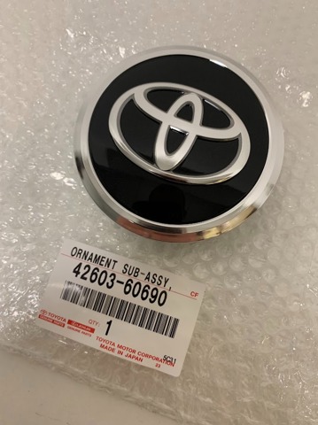 Купити 4260360690 Toyota Автомобільні ковпаки