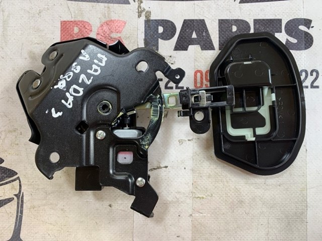 Замок кришки багажника Mazda BHN156820A