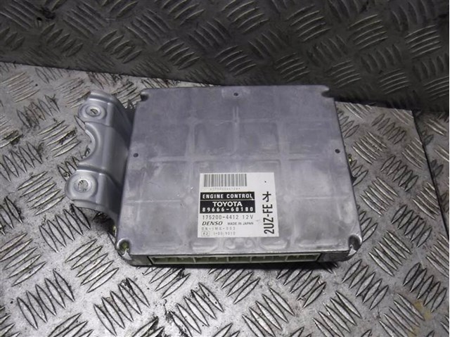 Мотор в зборі на Toyota Land Cruiser 100 J10