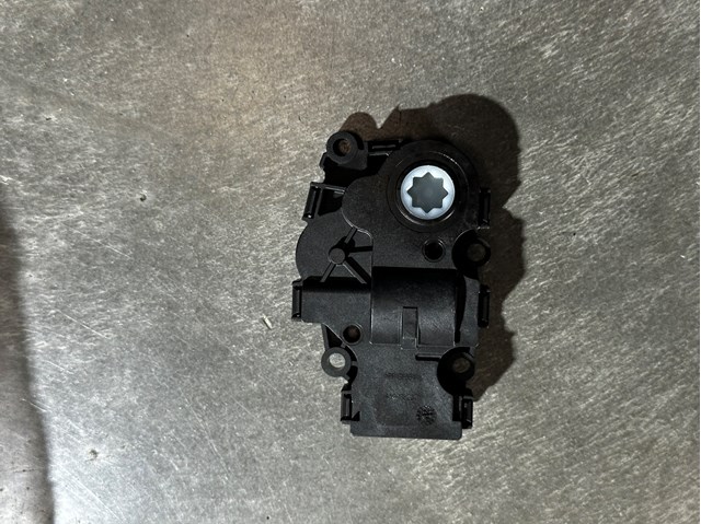 Купити A000906591364 Mercedes Привід заслінки печі