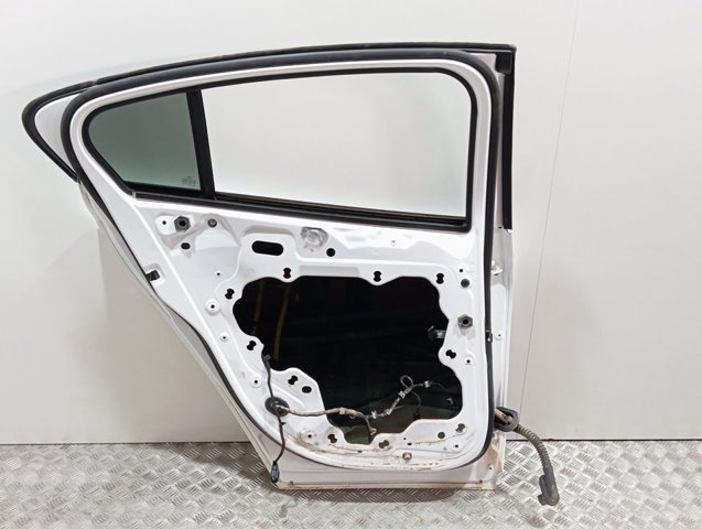  Двері задні, ліві Ford Focus 4