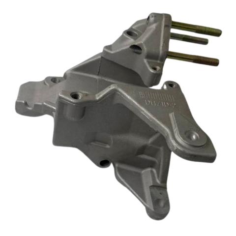 Кронштейн подушки (опори) двигуна, правої Q-fix Q0021149 ціна, від 44.34 USD