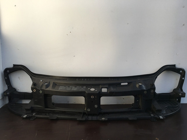 Купити 8200143340 Renault (RVI) Установча панель передня
