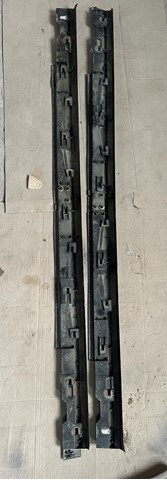 Накладка зовнішня (молдинг) порога, лівий KB7W51P50D Mazda