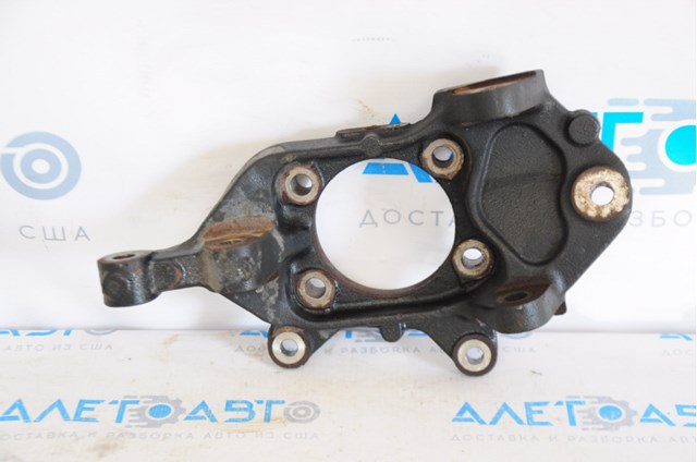 68246618AA Chrysler Цапфа поворотна права
