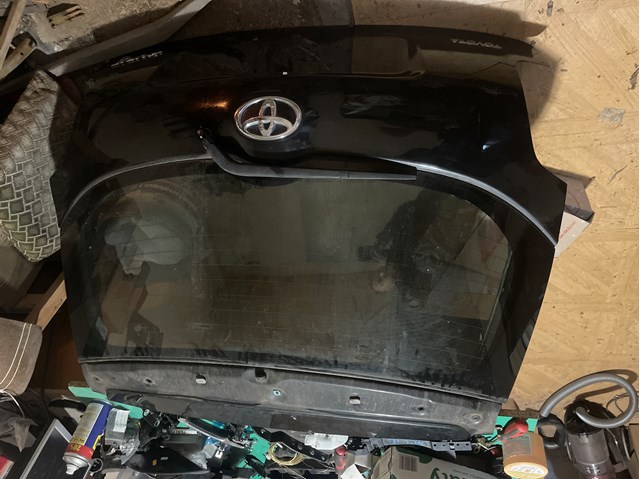 Купити Ляда Toyota Auris UKP E15