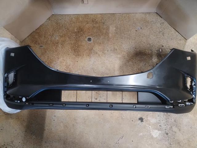 Бампер передній Mazda TK9350031KBB