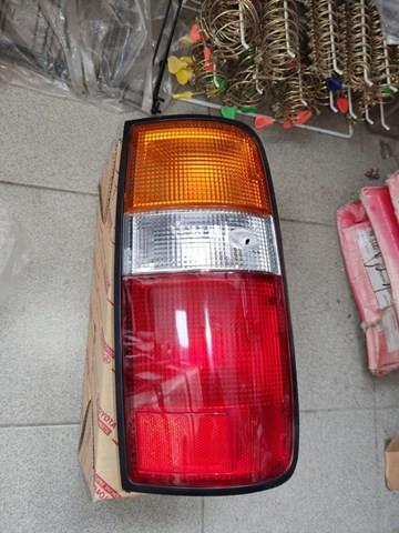 8155160333 Toyota Скло заднього ліхтаря, правого