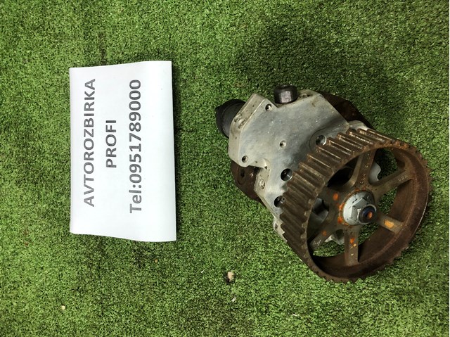 Паливний насос високого тиску 8200108225 Bosch