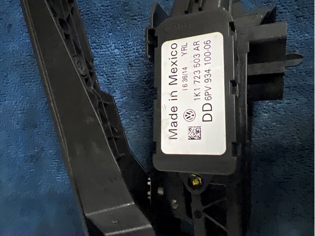 1K1723503 VAG накладка педалей