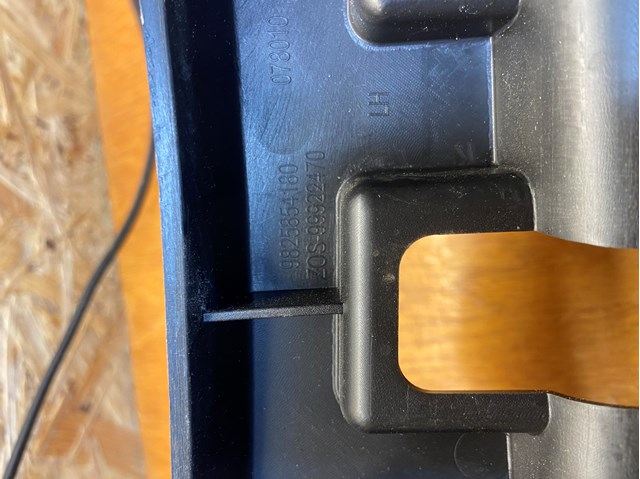  Peugeot/Citroen 9825854180