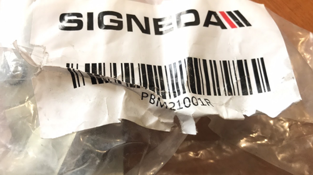 Завіса капота права Signeda PBM21001R ціна, від 57.01 USD