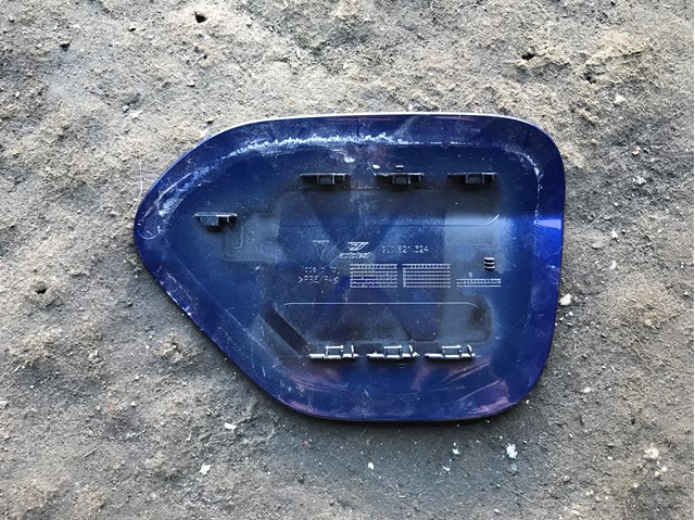 Купити 9J1821324 Porsche Лючок (дверцята) бензобака