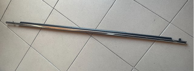 7572048100 Toyota Молдинги дверей, комплект