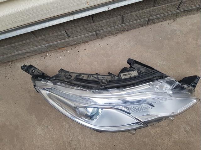 Купити 9677810280 Peugeot/Citroen Права блок фара