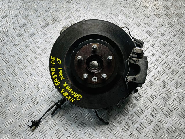 HK835A970AE Jaguar Кулак поворотний правий