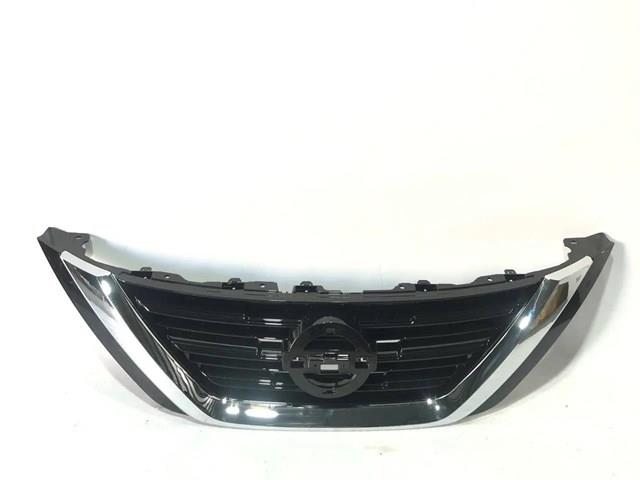 Решітка радіатора на Nissan Altima L33 