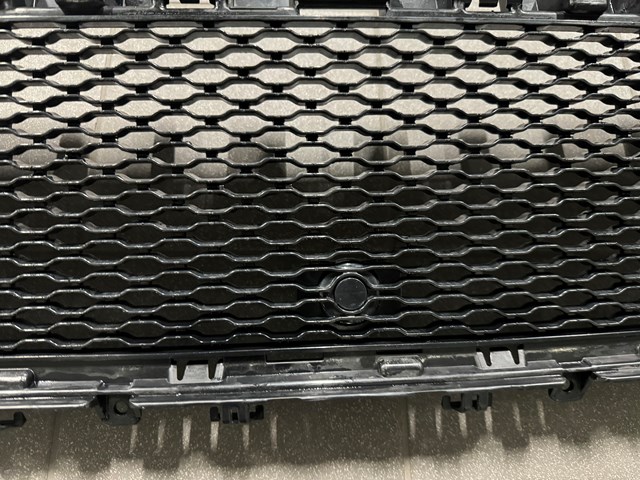  Land Rover LR106786