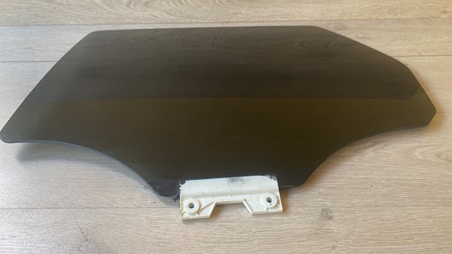 Скло задньої двері лівої Ford EJ7Z7825713B ціна, від 34.33 USD