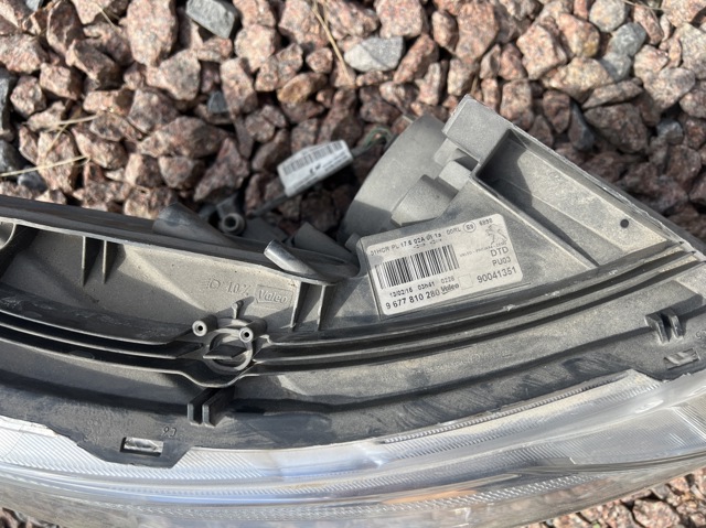 9677810280 Peugeot/Citroen Основна фара - вставка