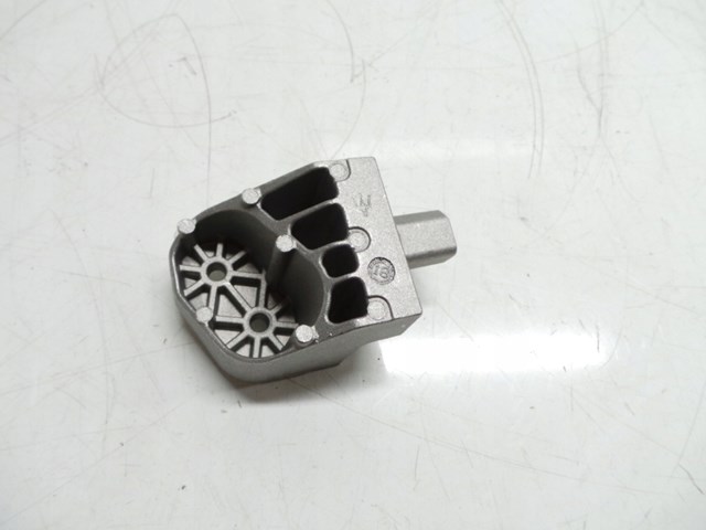  670001323 Maserati